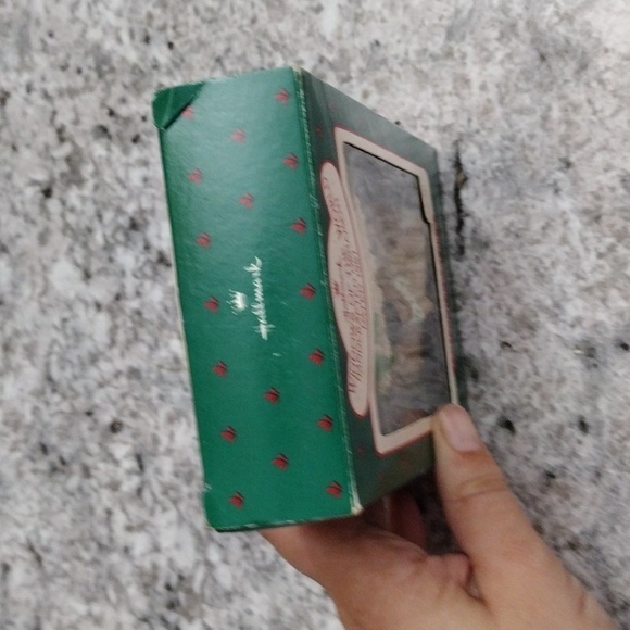 1987 Hallmark Windows of the World Christmas in Polynesia Ornament - Picture 5 of 15